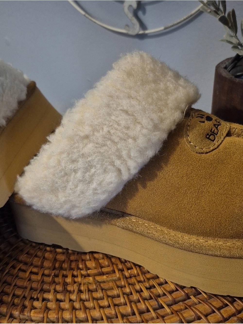 BearPaw Women's Tan Shearling-Lined Slipper Clogs - Picture 4 of 5
